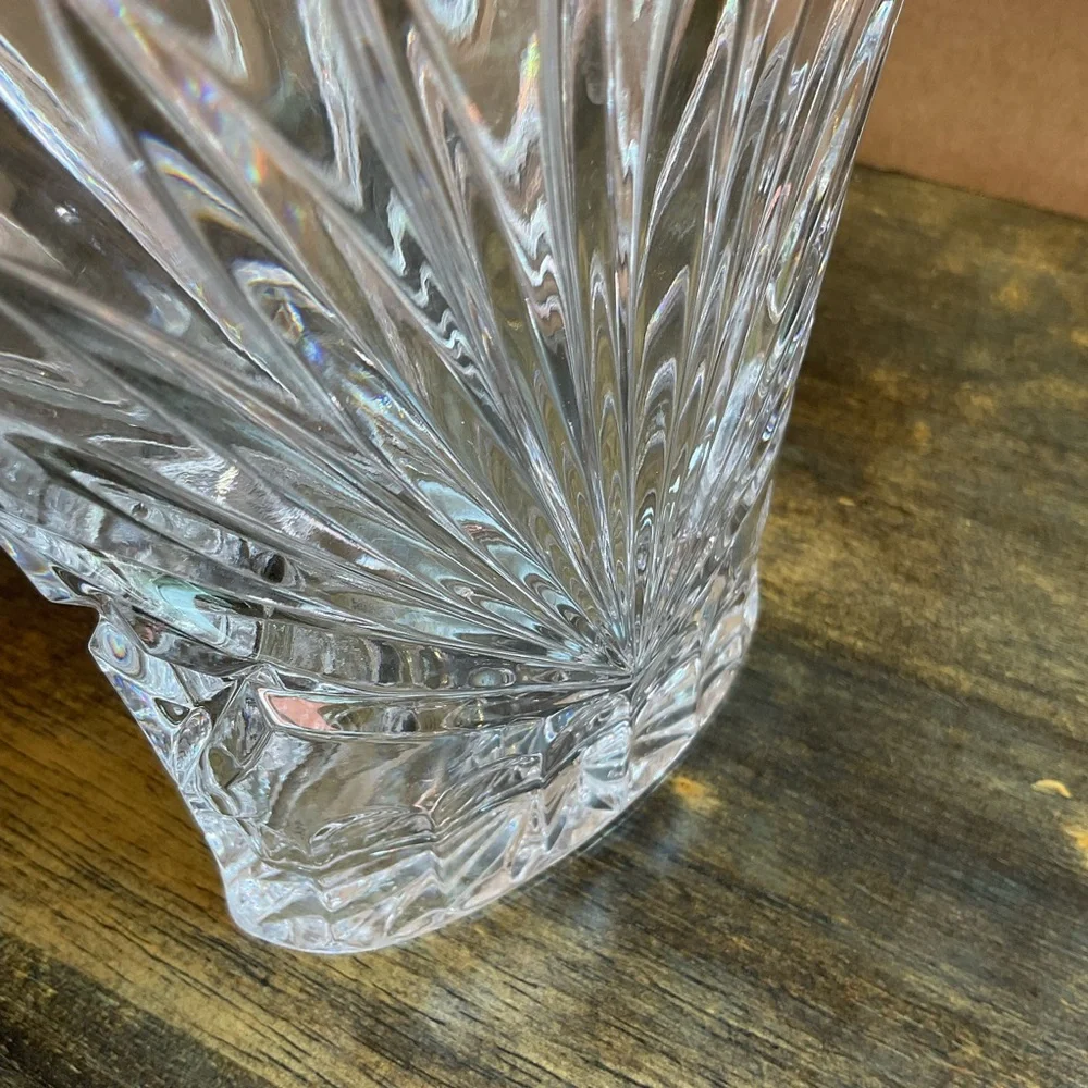Crystal Fan Vase – Sunburst Pattern – Heavy Pressed Lead Crystal – Scalloped Rim